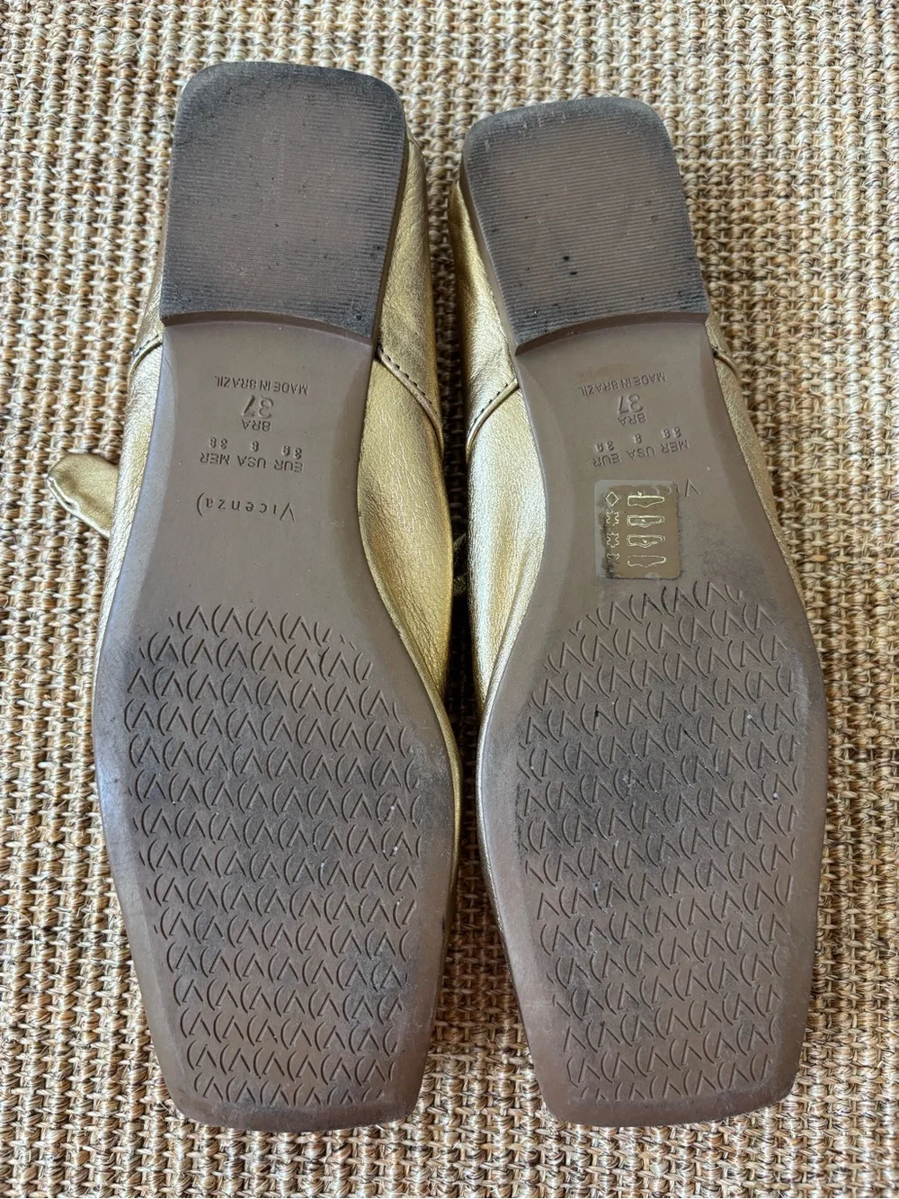 Vicenza Anthropologie Gold Metallic Square Toe Bow Mary Jane Ballet Flats Size 8